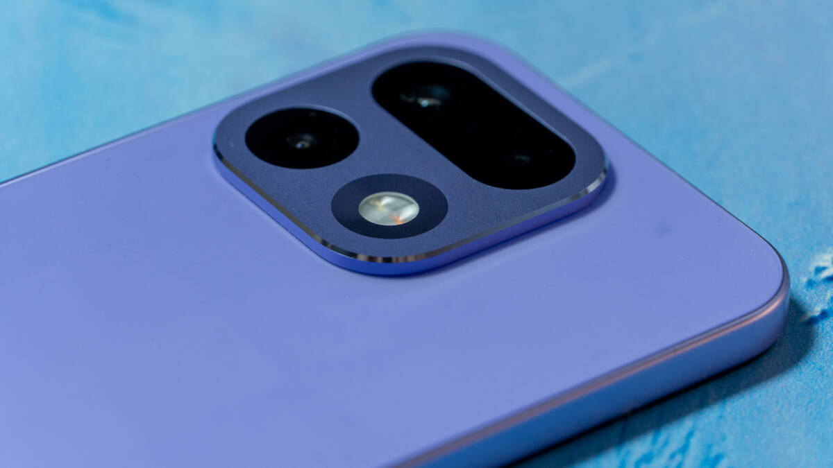 задняя часть смартфона realme 16 Pro 5G камера