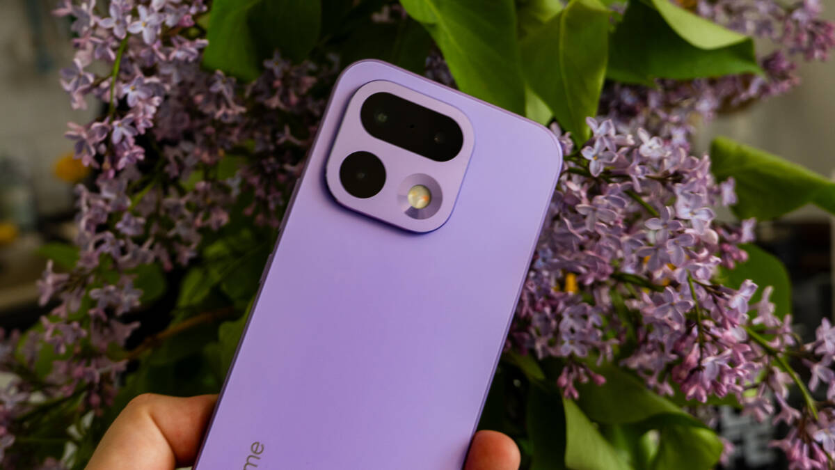 фиолетовый смартфон realme 16 Pro 5G с камерой 200 Мп