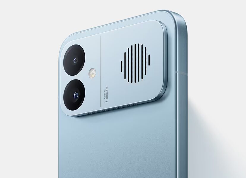 Мобильный телефон с камерами и динамиком на задней панели