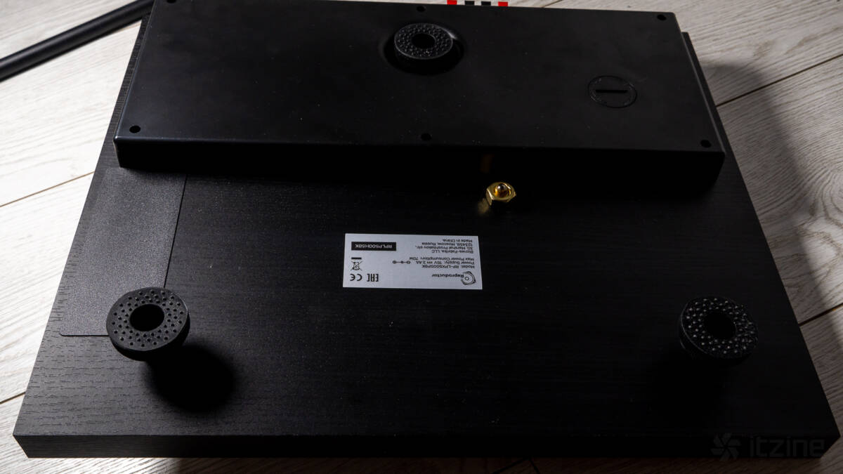 основание проигрывателя Reproductor RP-LPX500SPBK вид снизу