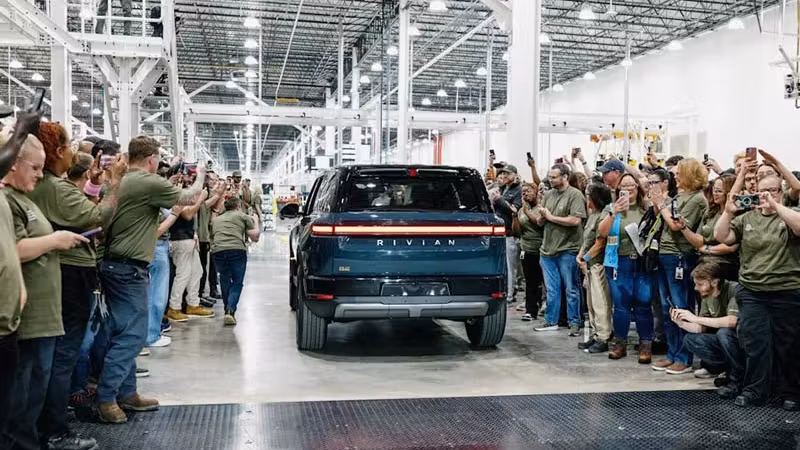 Rivian запустила сборку R2, но дешёвую версию придётся ждать