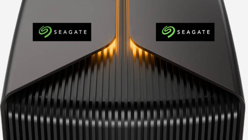 Внешний накопитель Seagate с черным корпусом и логотипами