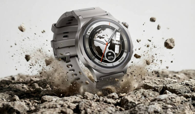 Одна умная часы Oppo Watch X3 в пыли