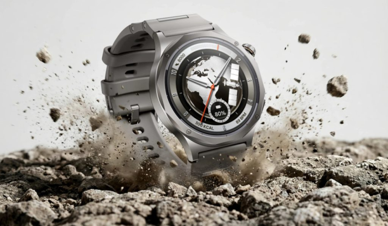 Одна умная часы Oppo Watch X3 в пыли