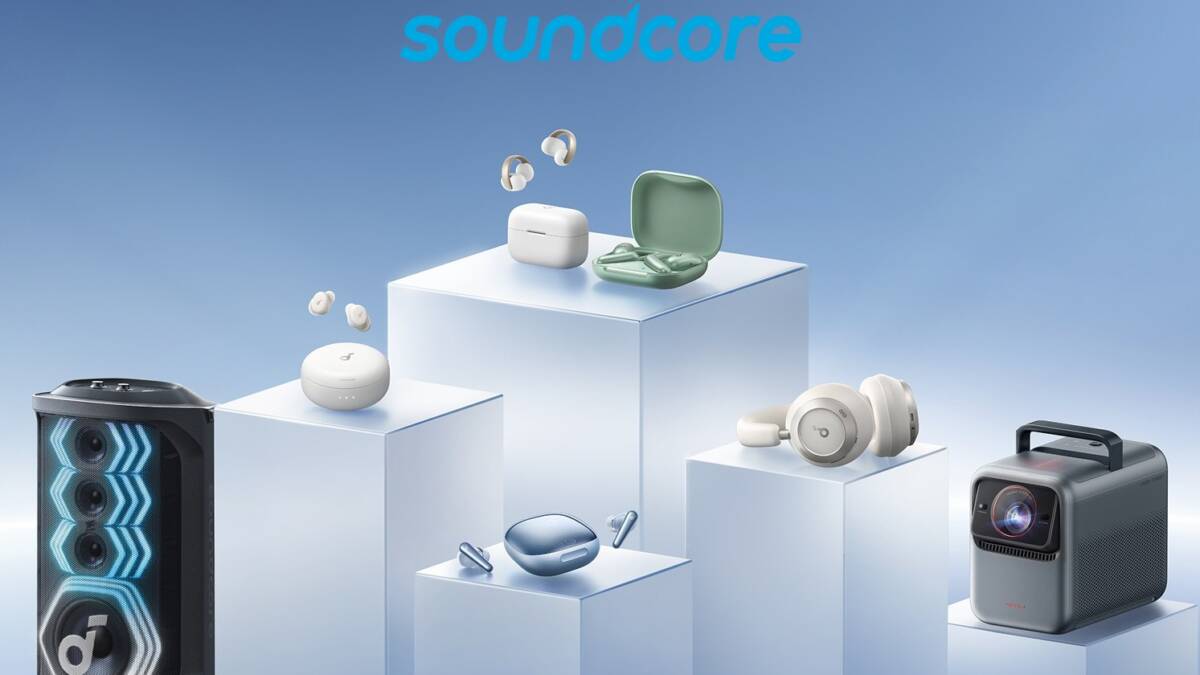 колонки Soundcore Anker беспроводные на подиумах