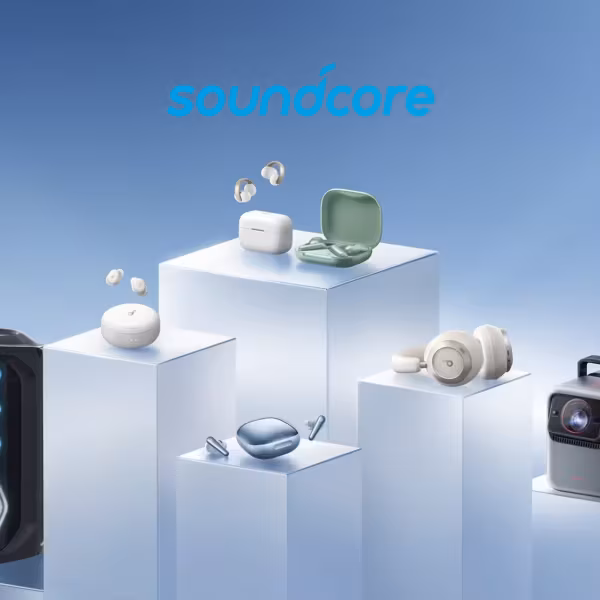 колонки Soundcore Anker беспроводные на подиумах