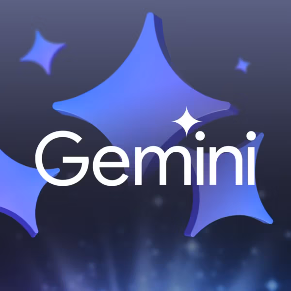 Логотип Gemini Personal Intelligence на синим фоне с блестками