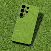 Зелёный скин Touch Grass для смартфона