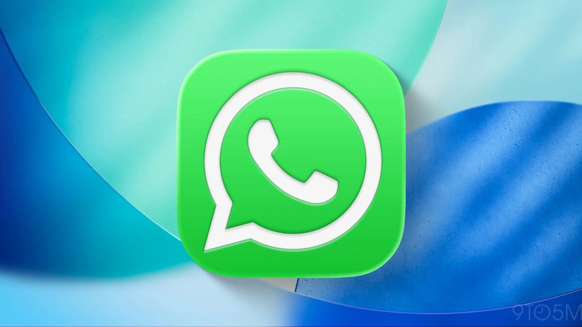 Логотип WhatsApp на зеленом фоне, часть экрана смартфона