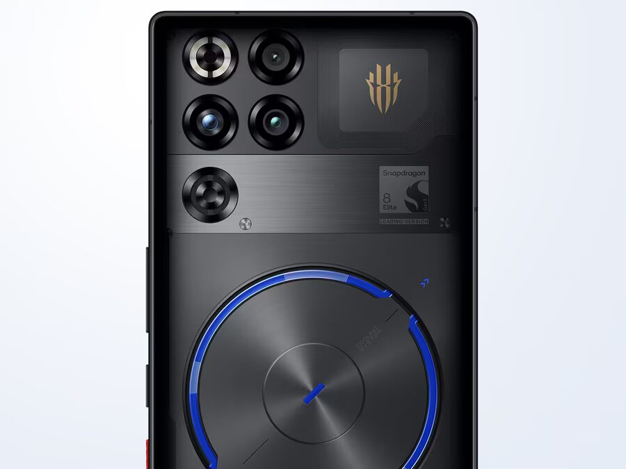 Задняя панель RedMagic 11S Pro с камерами и логотипом