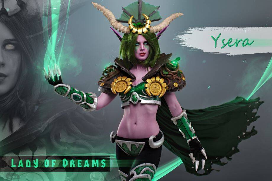 Косплей героини Lady of Dreams из World of Warcraft с зелёной магией и рогами на голове