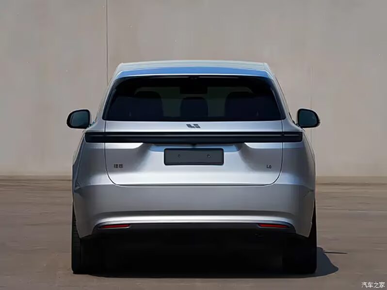 Задняя часть Li Auto L6 без номеров