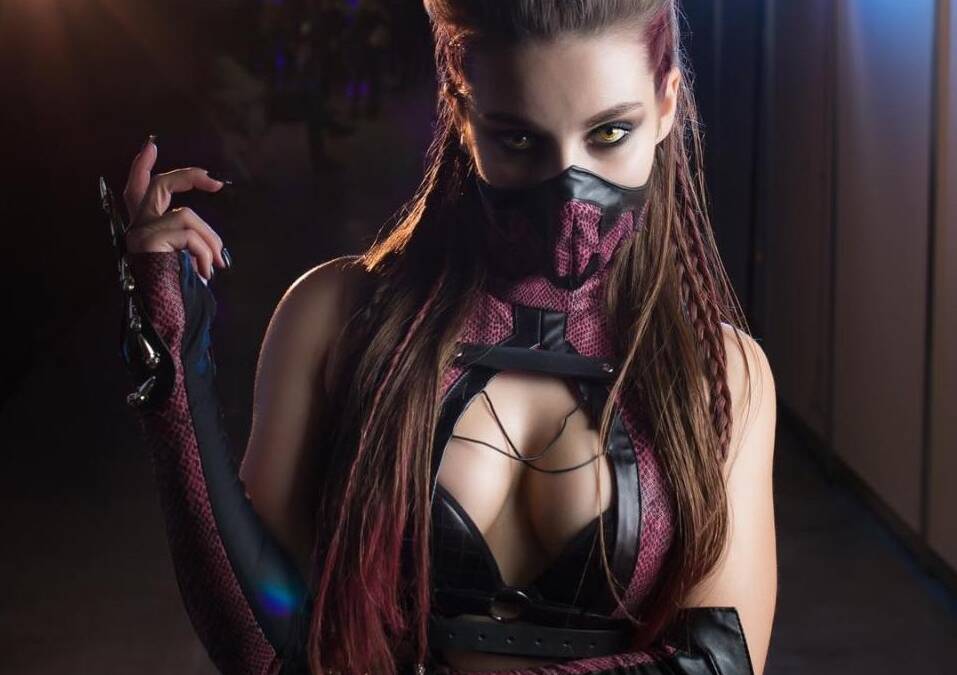 Российская модель в костюме Милины Mortal Kombat