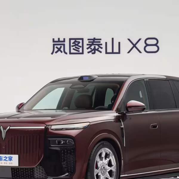 Электромобиль Voyah Taishan X8 передняя часть и кузов