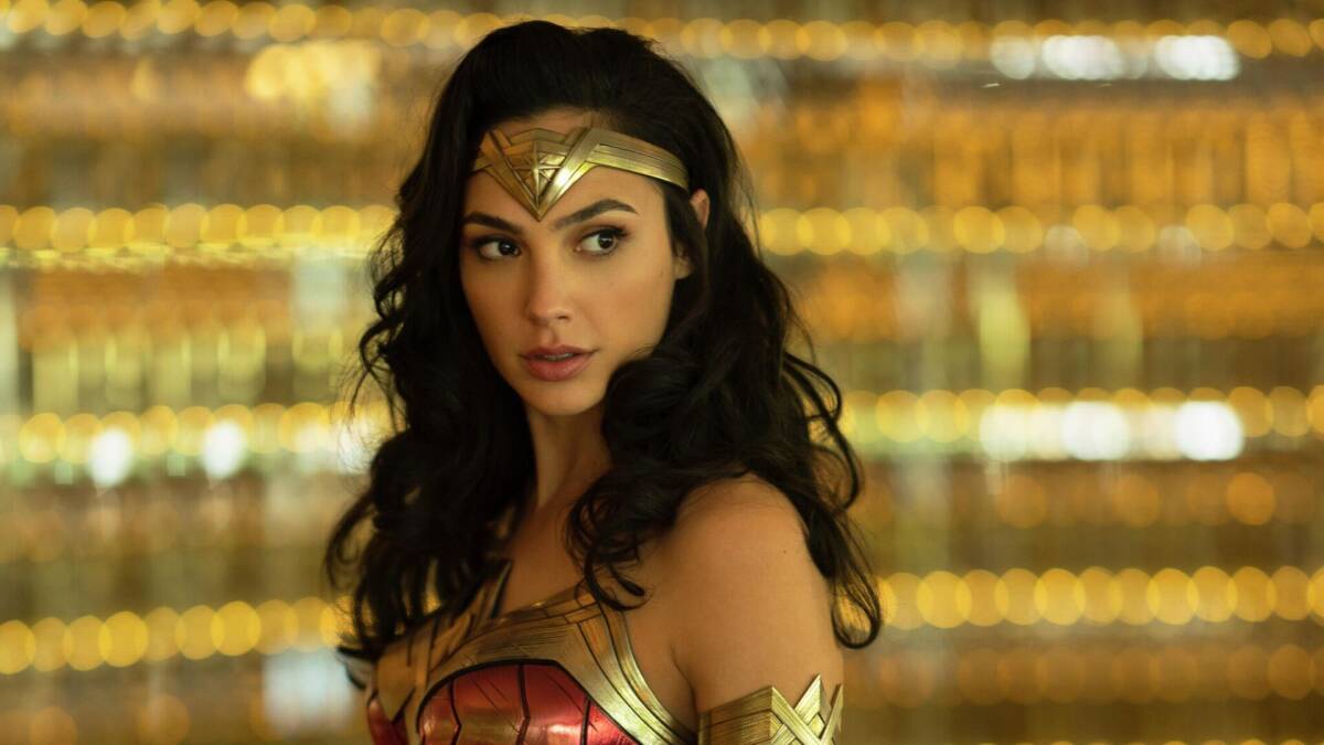 россиянка в костюме чудо-женщины из dc