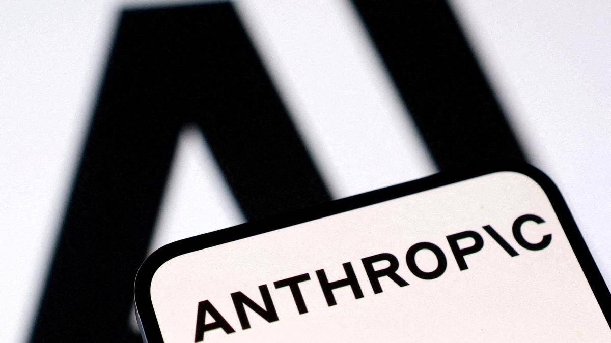 Близкий план текста антропик на мобильном устройстве