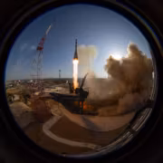 Запуск ракеты на космодроме «Кинопоиск»