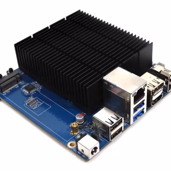 Плата Odroid-H5 с радиатором и портами USB Ethernet