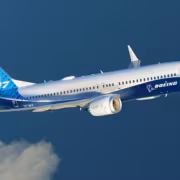 самолет Boeing 737 MAX во время полёта
