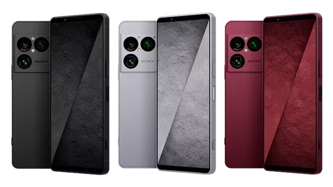 Три смартфона Sony Xperia 1 VIII с тройными камерами