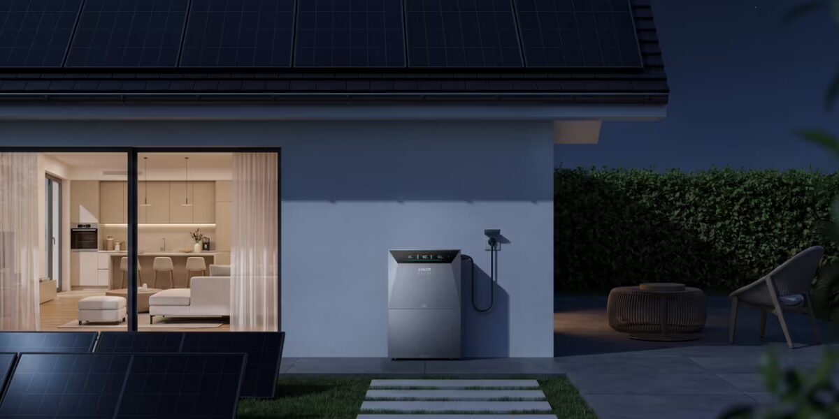 Дома на улице уличная солнечная панель Anker Solarbank 4 E5000 Pro