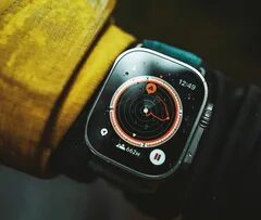 Apple Watch Ultra 4 дисплей с кольцевым циферблатом