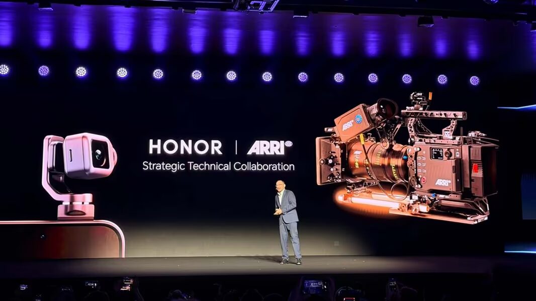 Презентация HONOR и ARRI Robot Phone крупный экран научное шоу