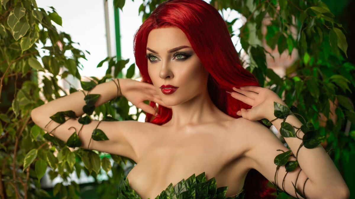 Откровенный косплей Ядовитого плюща Илоны Бугаевой осень