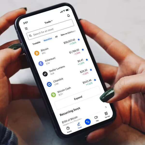Coinbase сократит 700 сотрудников из-за перехода на ИИ