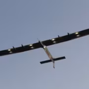 Беспилотник Solar Impulse 2 в полёте