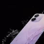 Вид спускающегося водоотталкивающего телефона Vivo Y60