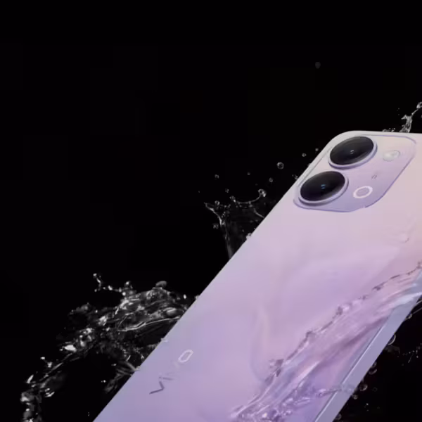 Вид спускающегося водоотталкивающего телефона Vivo Y60