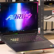 Ноутбук AORUS MASTER 16 2026 с RGB подсветкой клавиатуры