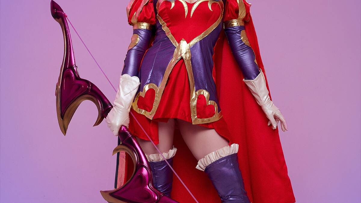 КамикоЗеро в костюме Сердцеедки Эш League of Legends