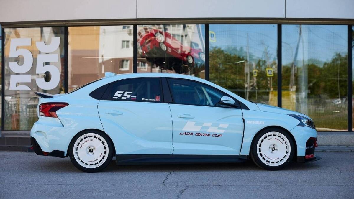 Lada покажет гоночную Iskra Cup на ПМЭФ-2026