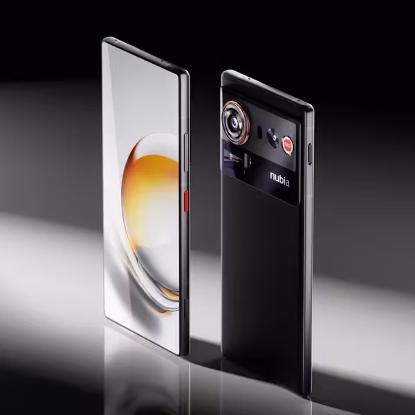 Два смартфона Nubia Z80 Ultra в черном и серебристом цветах