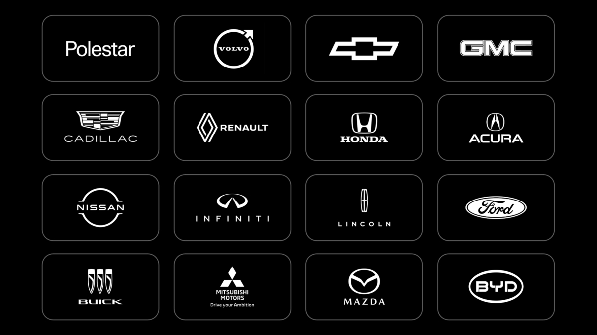 Лого Android Auto и YouTube на черном фоне
