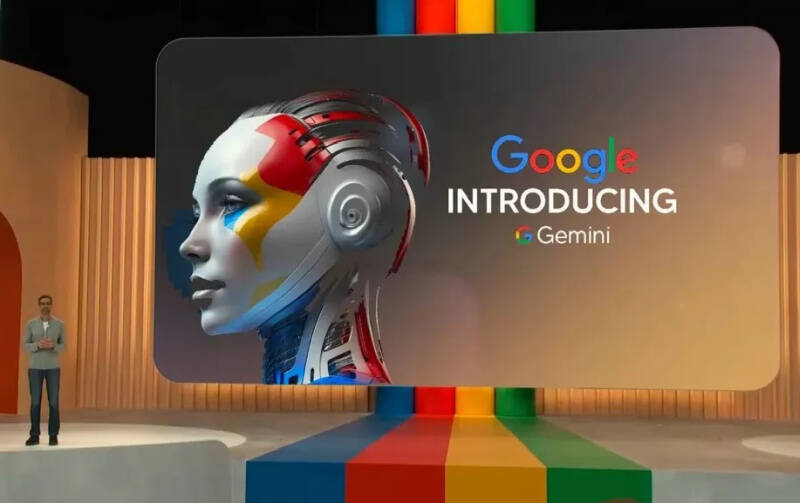 Презентация Google Gemini и изображение женского робота