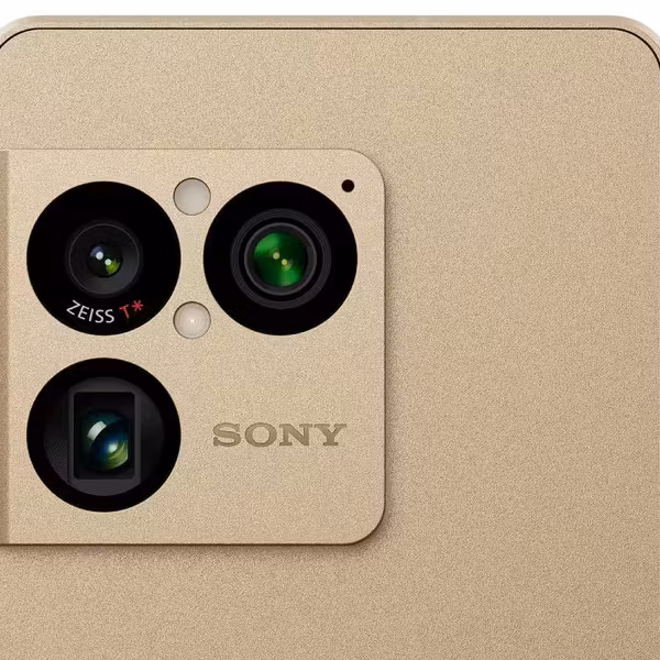 Задняя часть Sony Xperia 1 VIII с тремя камерами