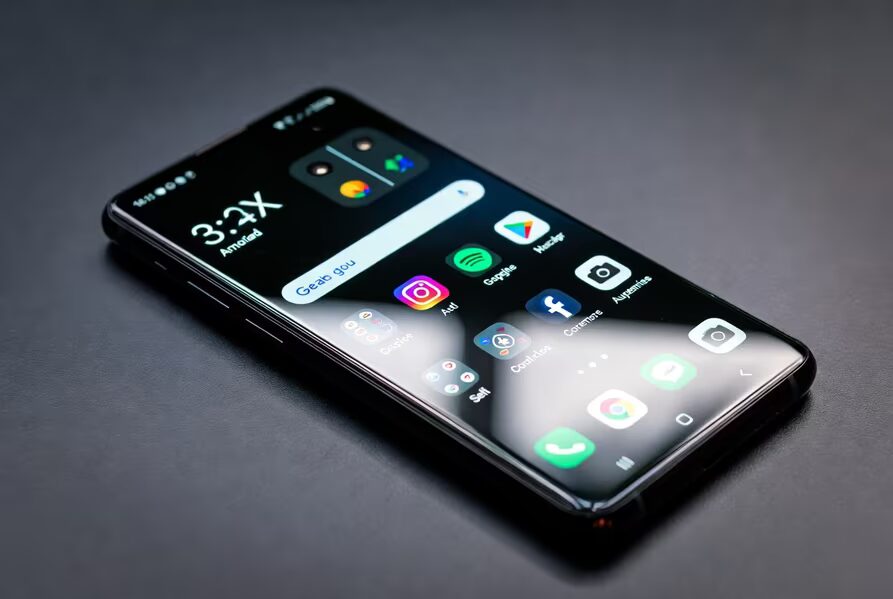 Google подняла планку для Gemini на Android до 12 ГБ ОЗУ