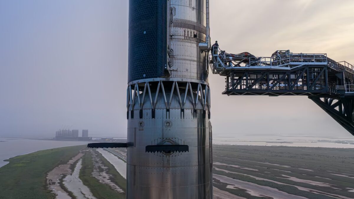 SpaceX починила Starship, но окно на запуск сжалось до 1 дня
