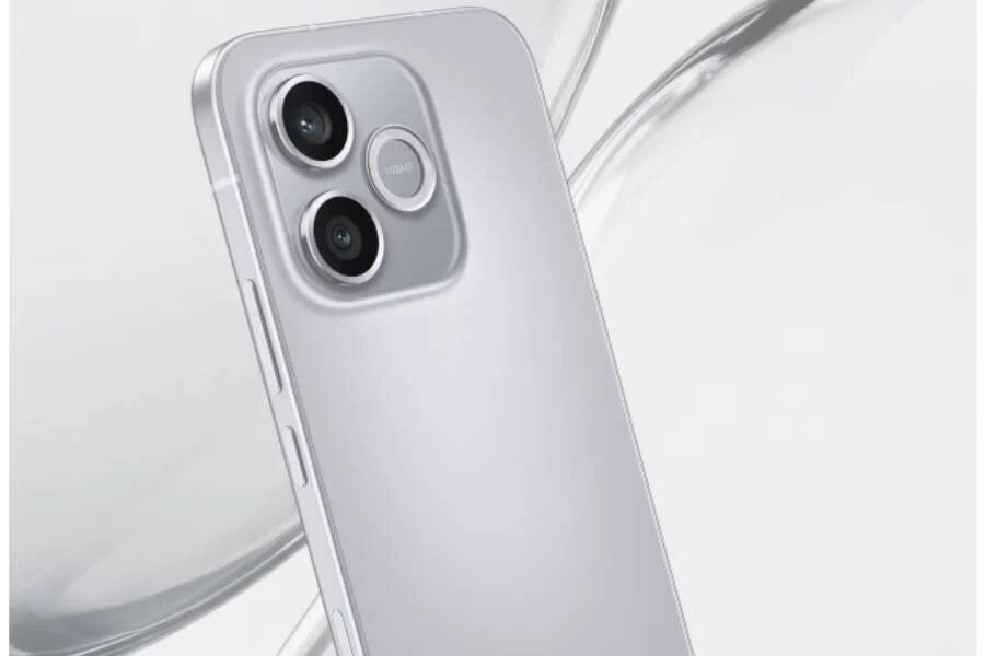 Серебристый смартфон Honor 600e с двумя камерами