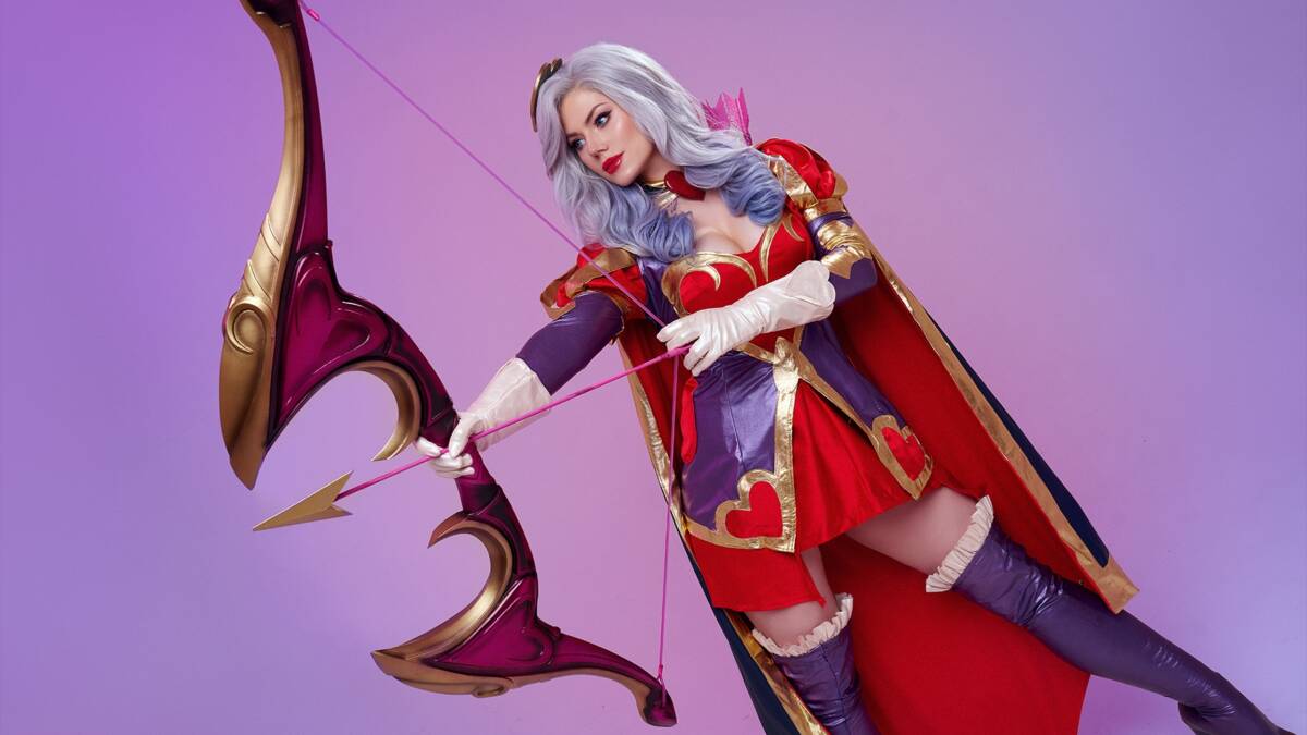 Россиянка KamikoZero предстала в образе Сердцеедки Эш из League of Legends