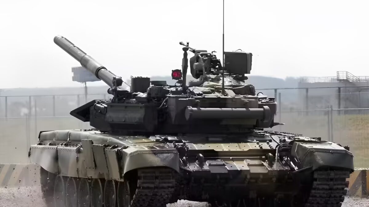Танк Т-90М и Т-72Б3 доработанная «Туча» защита от дронов
