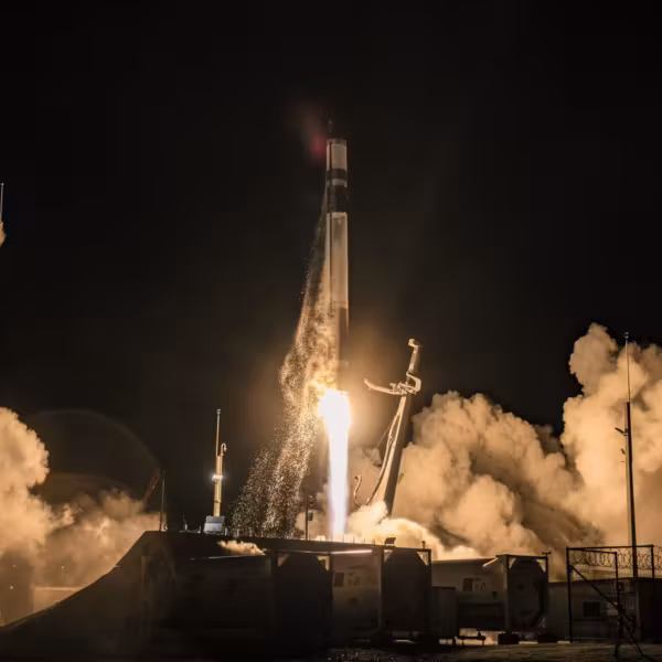 Ракета Electron Rocket Lab запуск в ночи