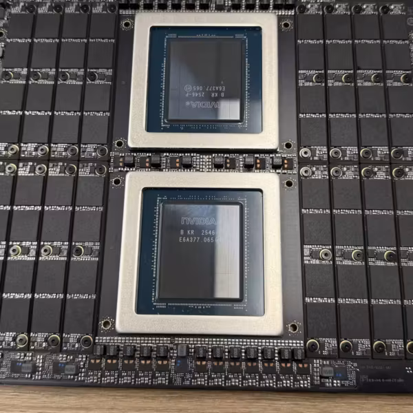 Плата Nvidia Vera с двумя крупными чипами