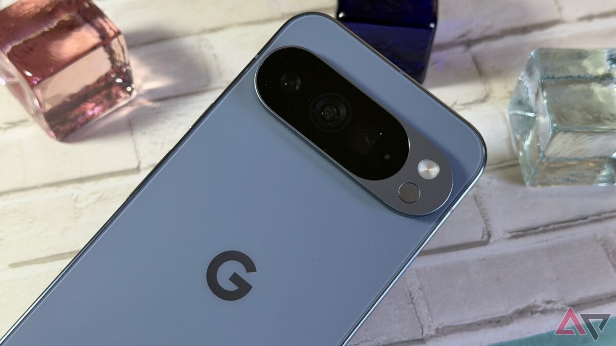 Магнитофон Google Pixel с двумя камерами задней стороны