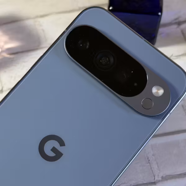 Магнитофон Google Pixel с двумя камерами задней стороны