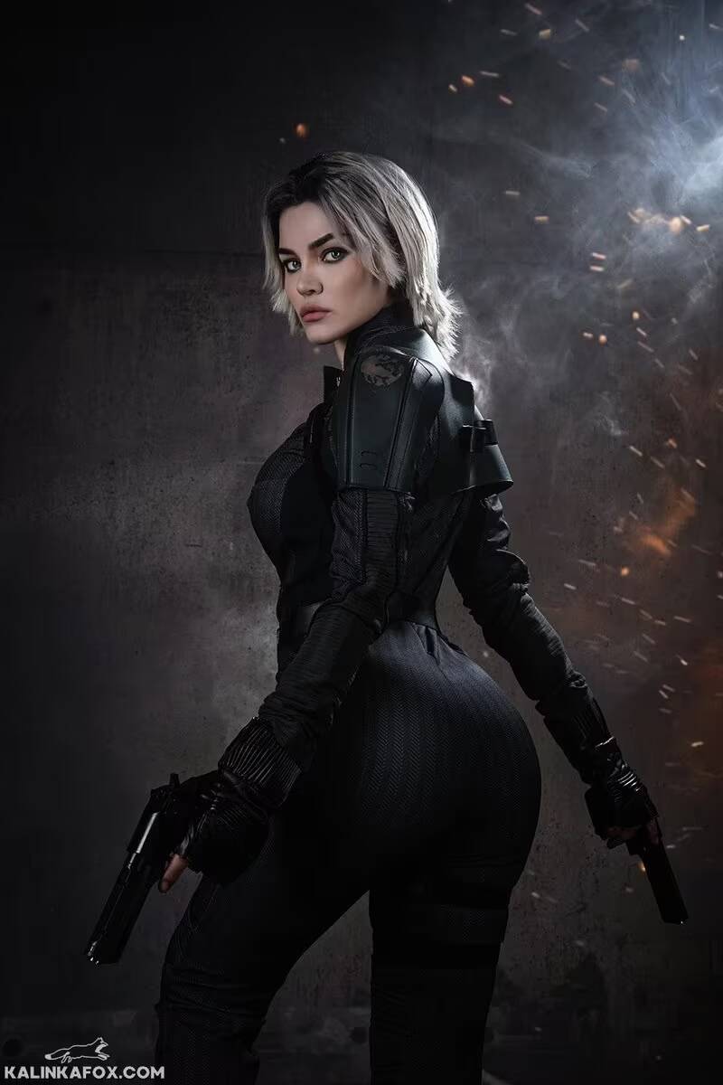 Россиянка показала косплей Елены Беловой из Marvel 2 Женщина в чёрном косплей Елены Беловой из Marvel