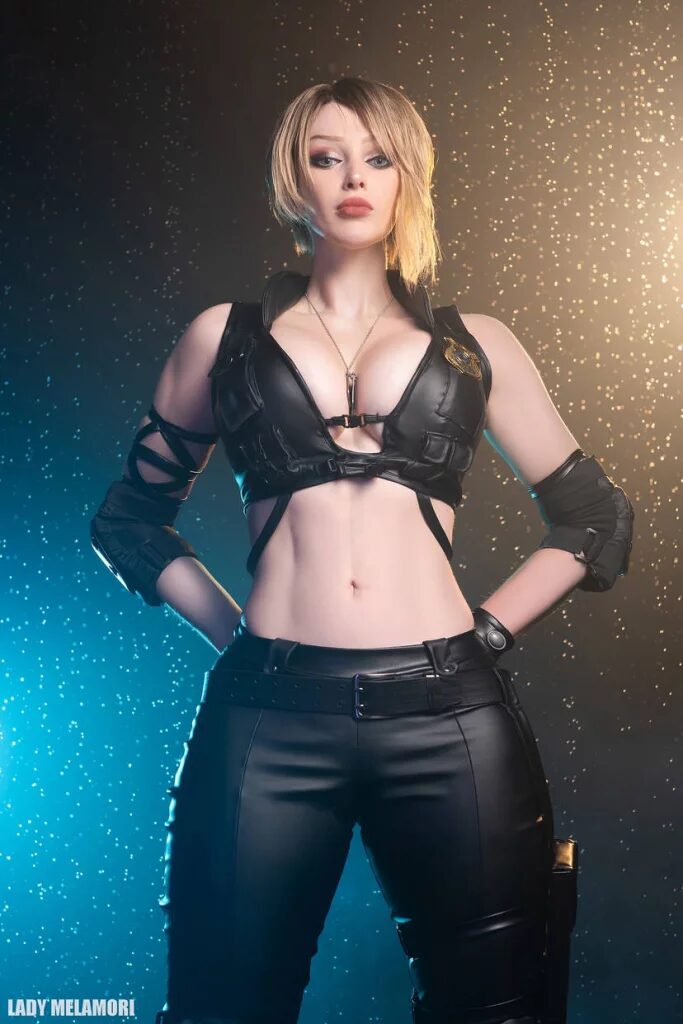 Косплей Сони Блейд и Скарлет из Mortal Kombat 9 Lady Melamori